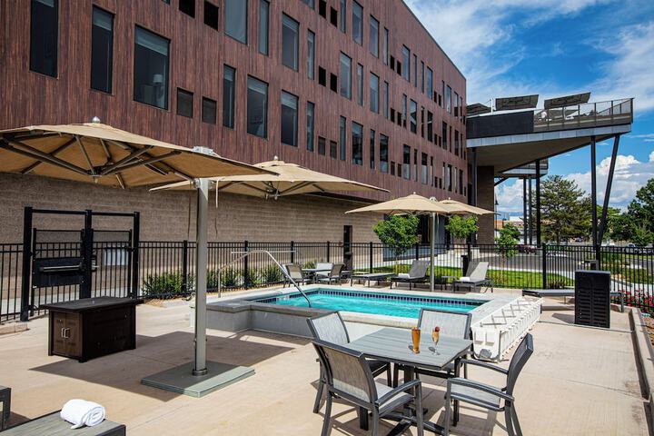 Hotel 4 of 63