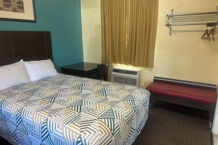Tropical Palm Motel