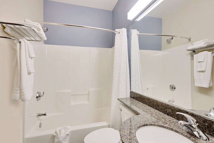 Microtel Inn & Suites by Wyndham Geneva