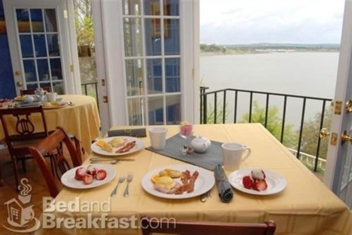 The Lakehouse Bed & Breakfast