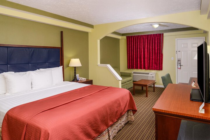 Room 13 of 30