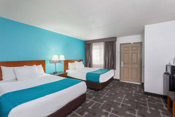Room 7 of 15