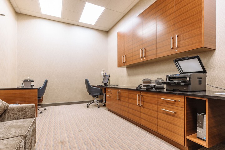 Business Center 73 of 79