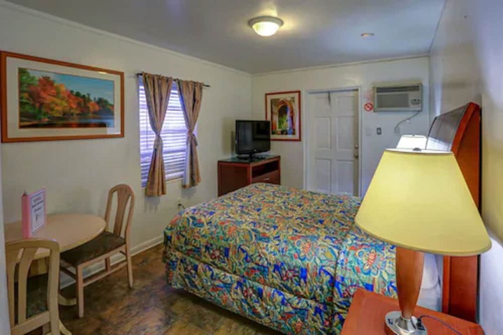 Room 44 of 72