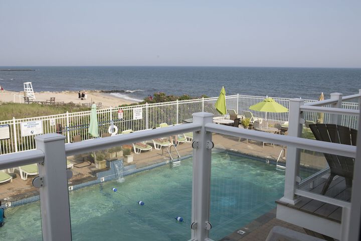 The Corsair & Cross Rip Oceanfront Resort