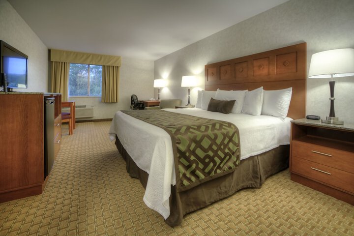 Room 32 of 49