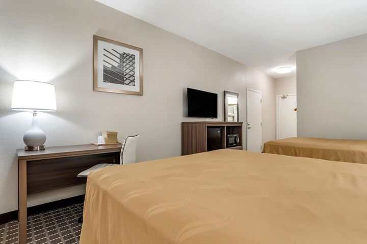 Room 8 of 34