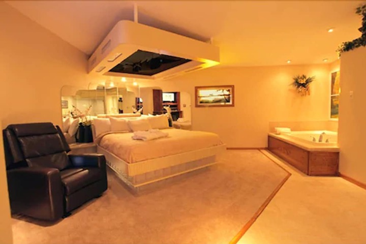 Room 11 of 42