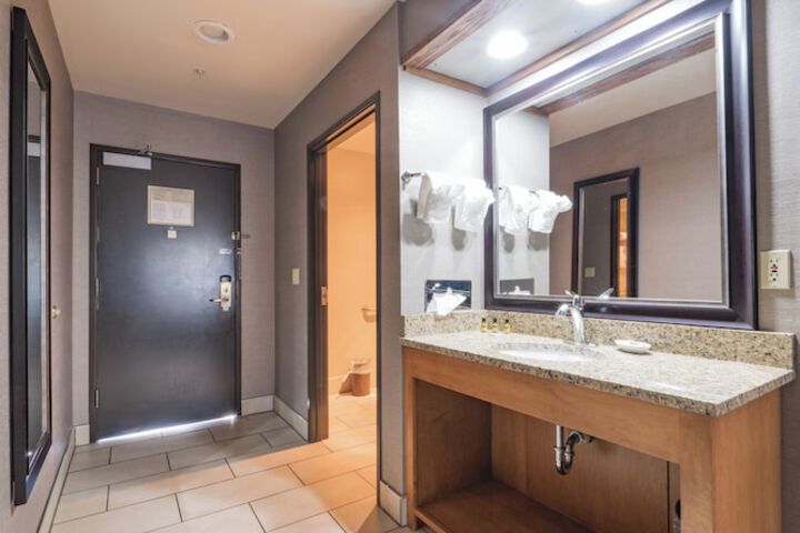 Best Western Plus GranTree Inn