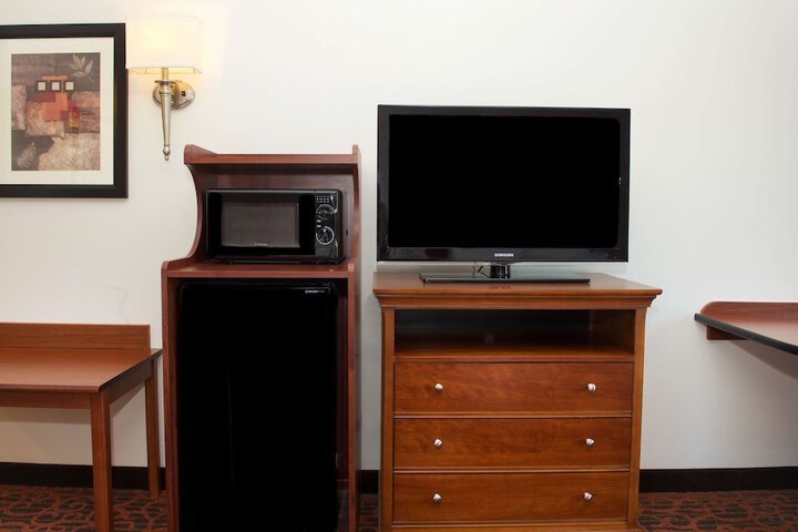 Hampton Inn & Suites Pittsburgh-Meadow Lands