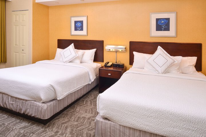 Room 17 of 27