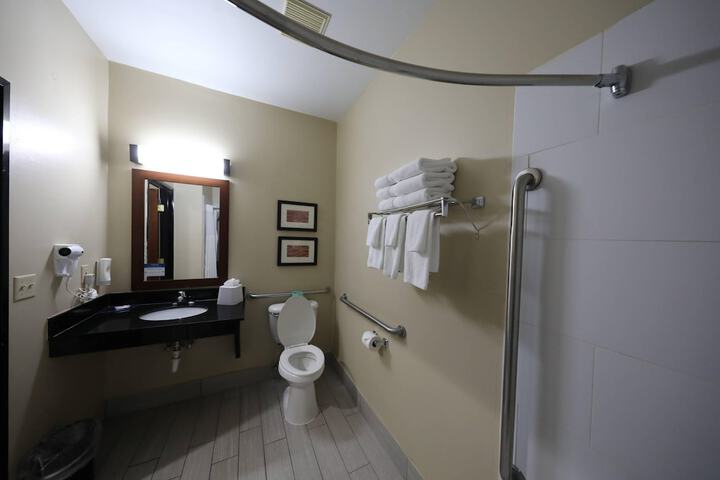 Comfort Inn & Suites Hutchinson