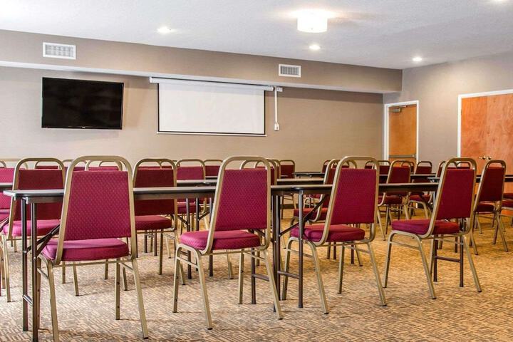 Comfort Suites Benton Harbor - St. Joseph
