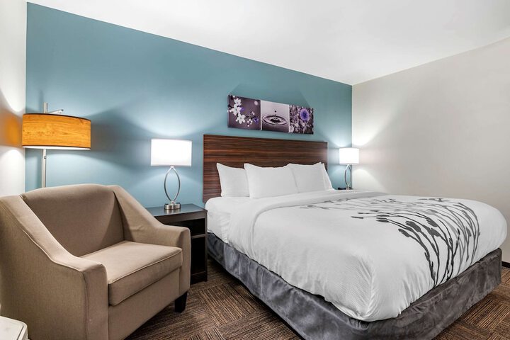 Room 17 of 30