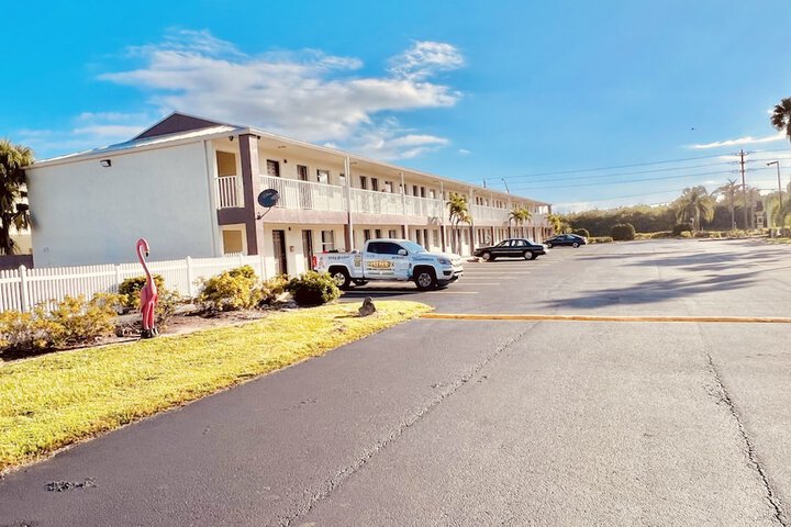 Flamingo Motel