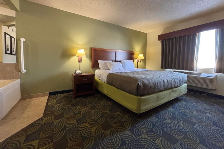 AmericInn by Wyndham Kewanee