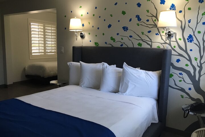 Room 19 of 32