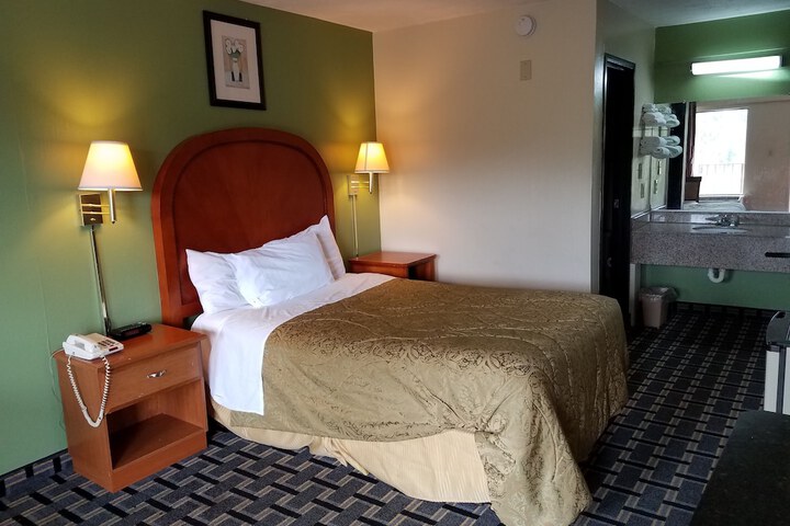Room 11 of 20