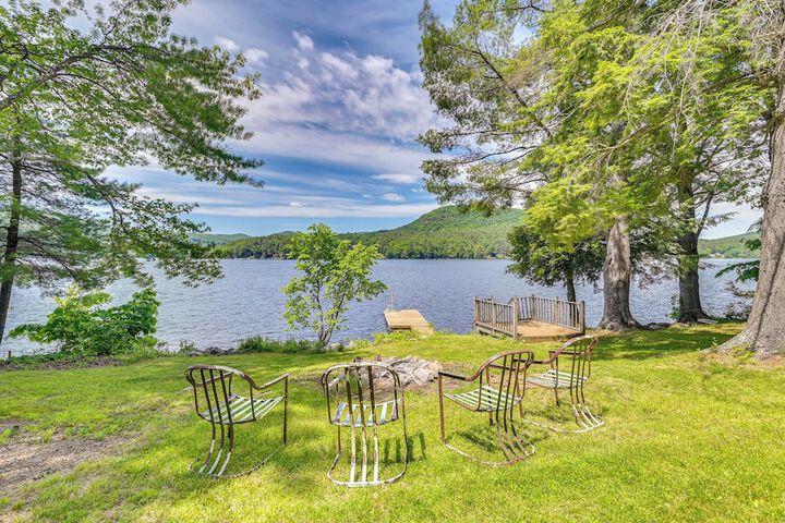 Lakefront Corinth Log Home: Private Dock Fire Pit