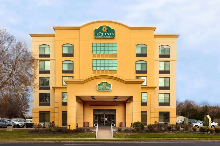 Hotel 3 of 34
