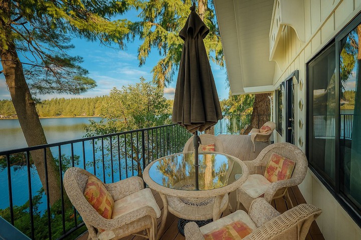 Oyster Bay Inn & Suites