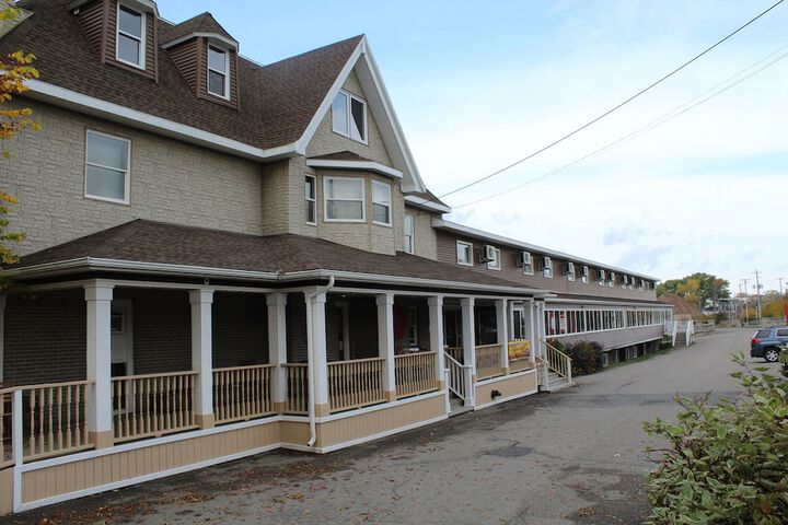 Hotel 3 of 71