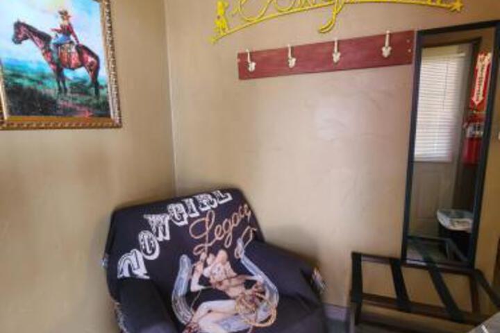 The Buffalo Girls Hotel