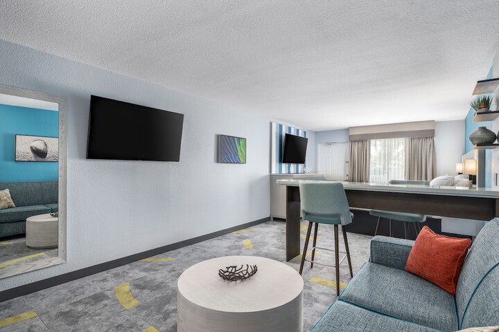 Room 15 of 34