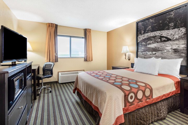 Room 6 of 24