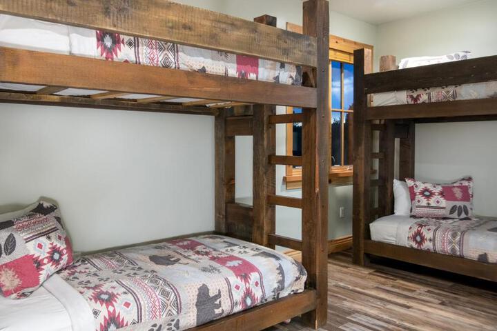 East Zion Trails Retreat-Hot tub Resort Amenities, Exceptional