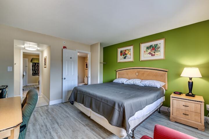 Room 18 of 23