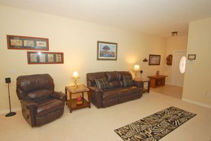 226SW Scaton 3 Br Villa by RedAwning