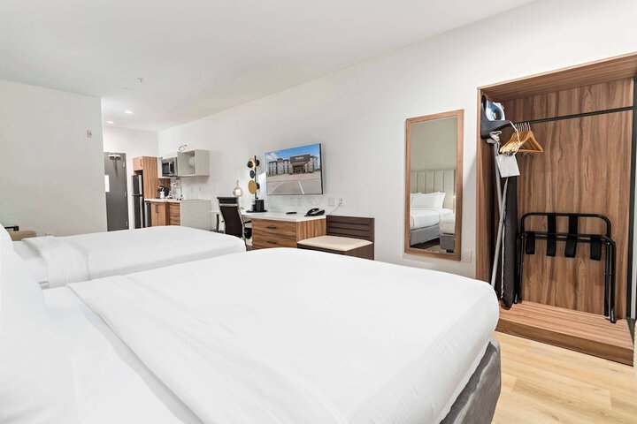Room 25 of 54