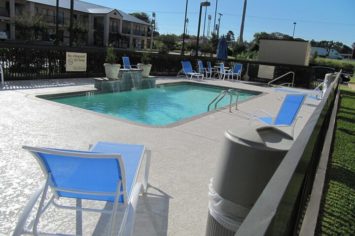 Pool 6 of 37