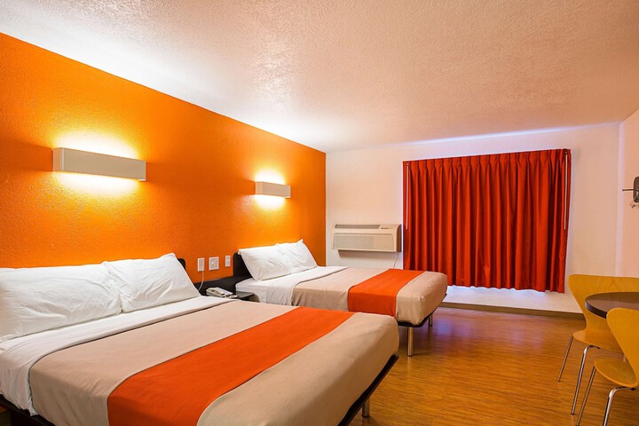 Room 22 of 27