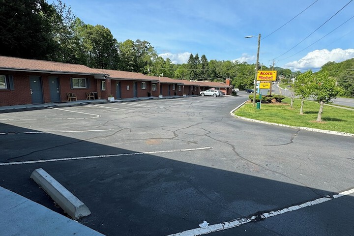 Acorn Motel