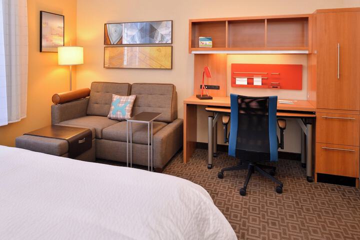 Room 19 of 33