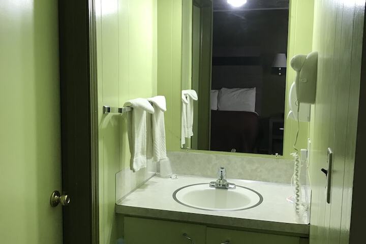 Room 14 of 40