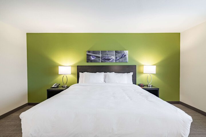 Room 28 of 47