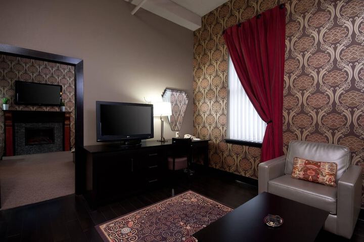 The Giacomo Niagara Falls NY an Ascend Collection Hotel