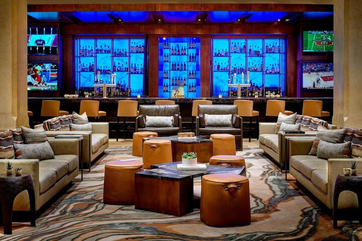 Lounge 200 of 275