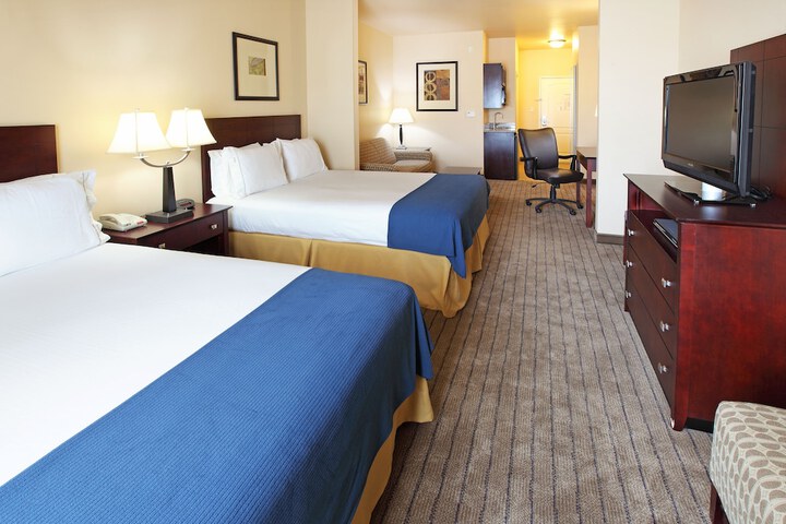 Holiday Inn Express & Suites Marshall by IHG