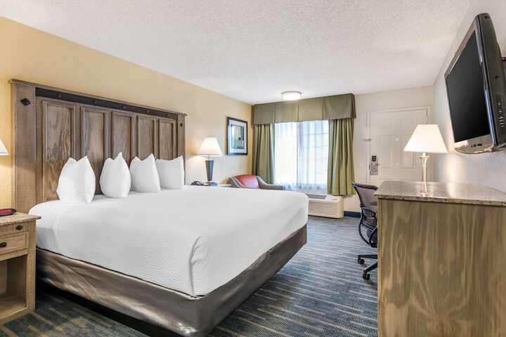 Room 21 of 36