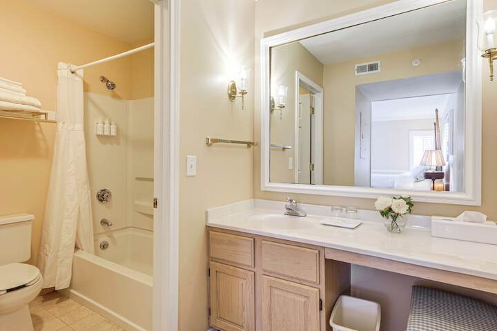 1 Mi to Mohegan Sun: Studio w / Golf Course Views