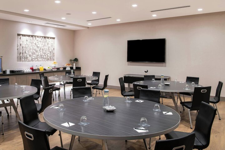AC Hotel by Marriott Seattle Bellevue / Downtown