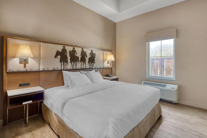 Best Western Bandera Suites & Saloon