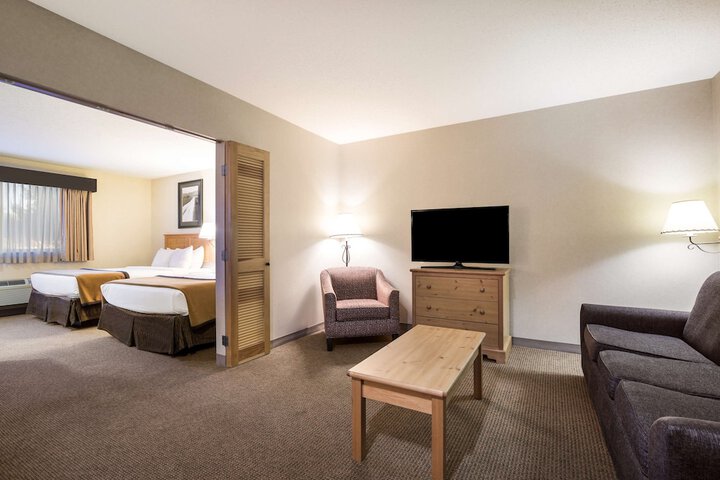 Best Western Golden Spike Inn & Suites
