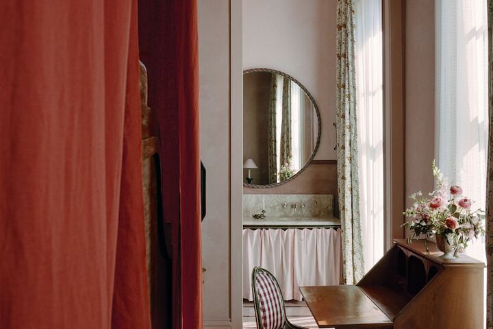 Room 115 of 151