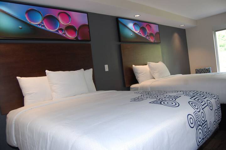 Room 33 of 150
