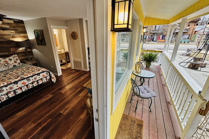 The Iris Garden Downtown Cottages and Suites